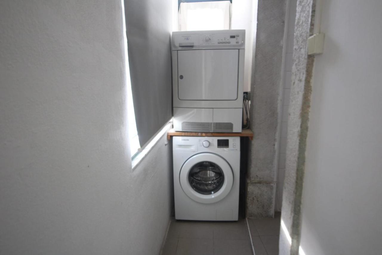 Romantic Chiado 7 -Private Small Single Room With No Outside Window Lissabon Exterior foto
